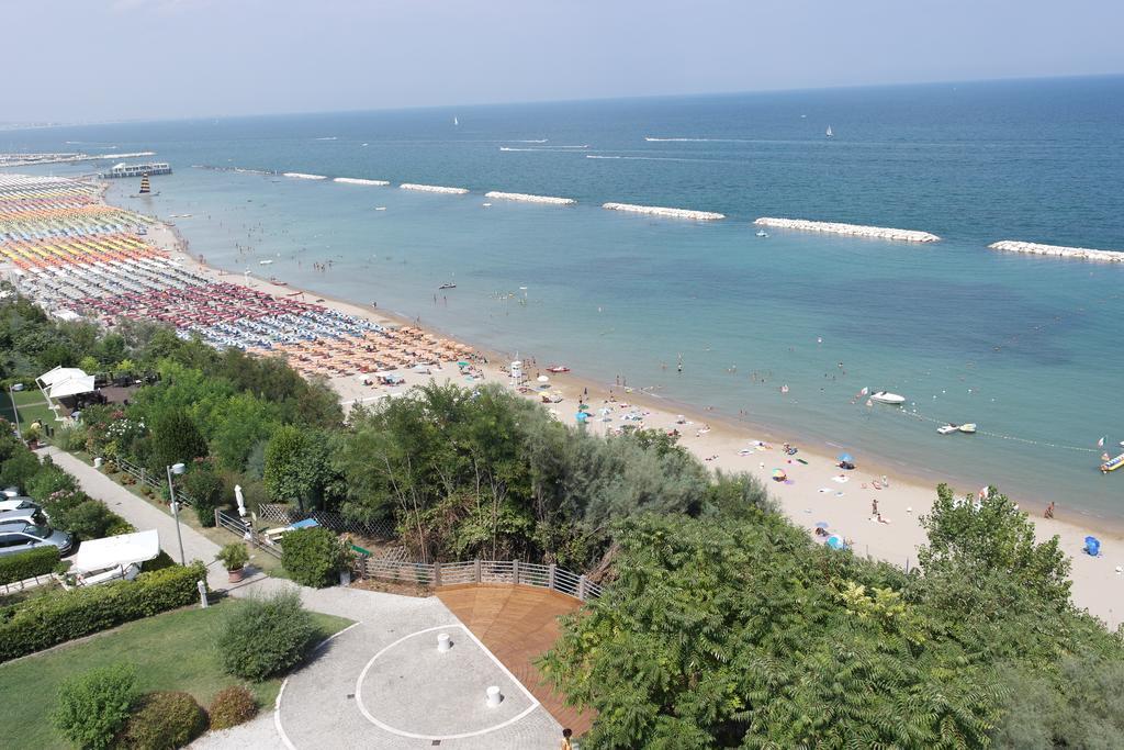 Promenade Hotel 3*