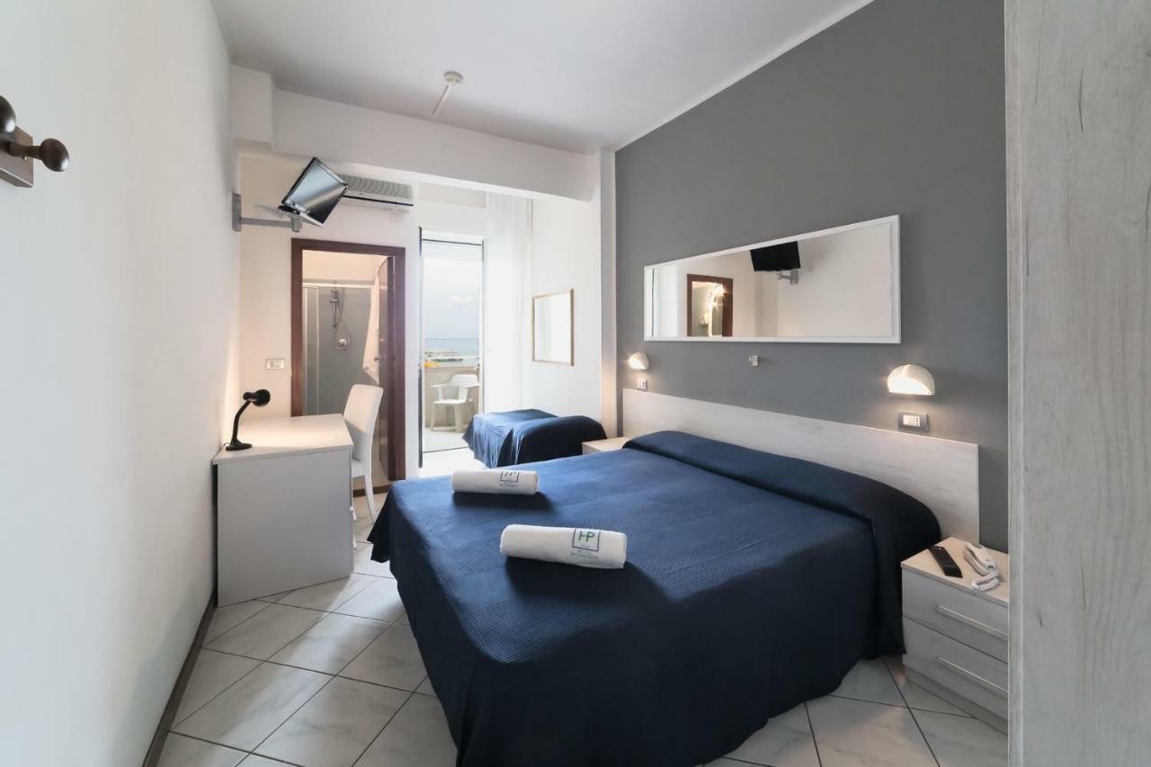 Promenade Hotel